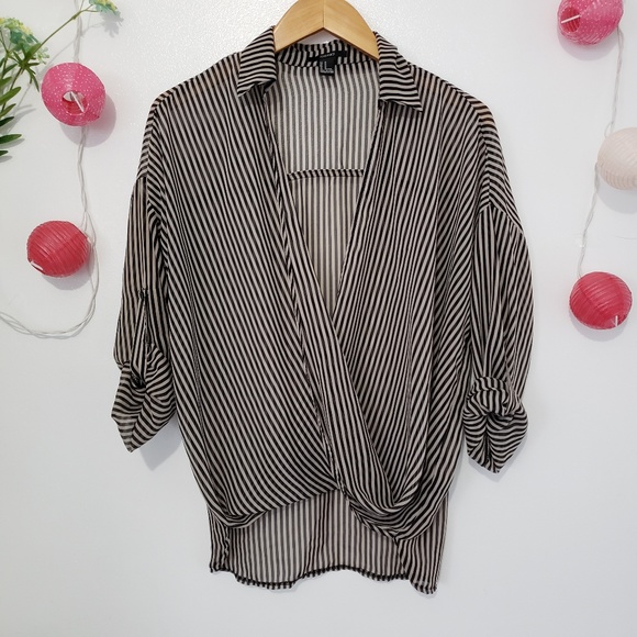 Forever 21 Tops - FOREVER 21 black & white striped blouse M